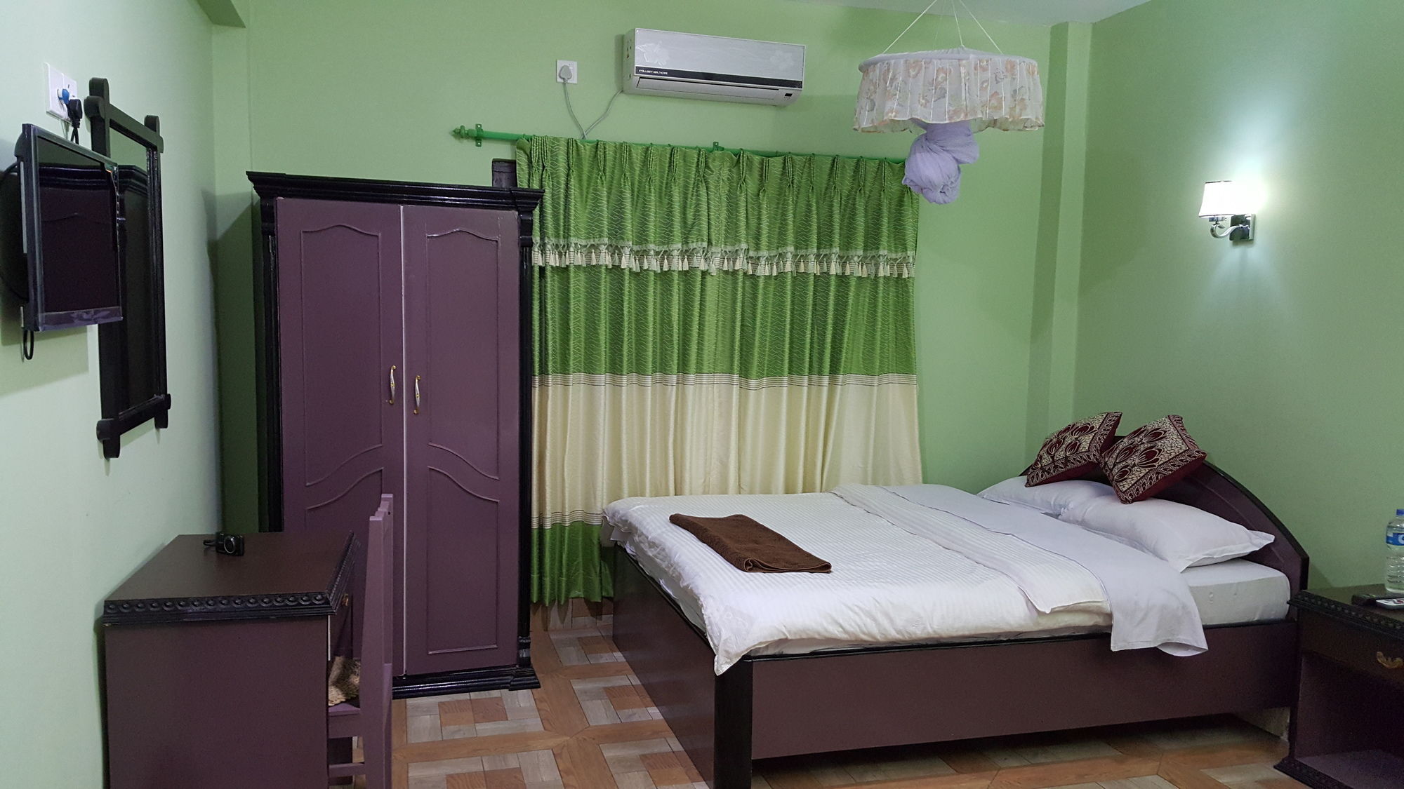 Hotel Ama Garden Sauraha Exterior foto