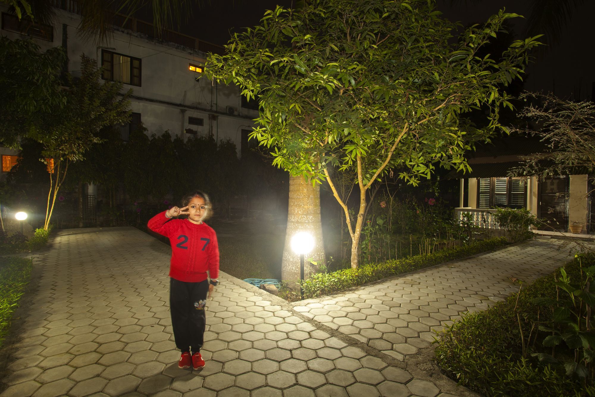 Hotel Ama Garden Sauraha Exterior foto
